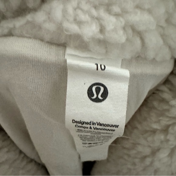 Lululemon Cinchable Fleece Zip Up Jacket in Bone Size 10 EUC - Picture 3 of 11